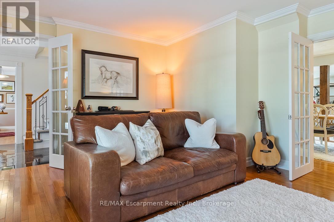 24 Birkbank Drive, Oakville, Ontario  L6J 4Y9 - Photo 15 - W12878342