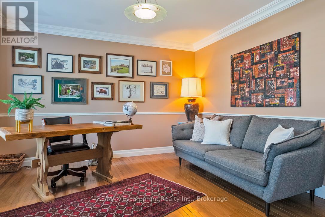 24 Birkbank Drive, Oakville, Ontario  L6J 4Y9 - Photo 12 - W12878342