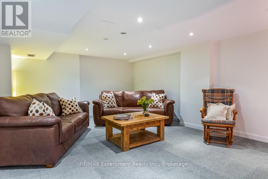 24 Birkbank Drive, Oakville, Ontario  L6J 4Y9 - Photo 27 - W12878342