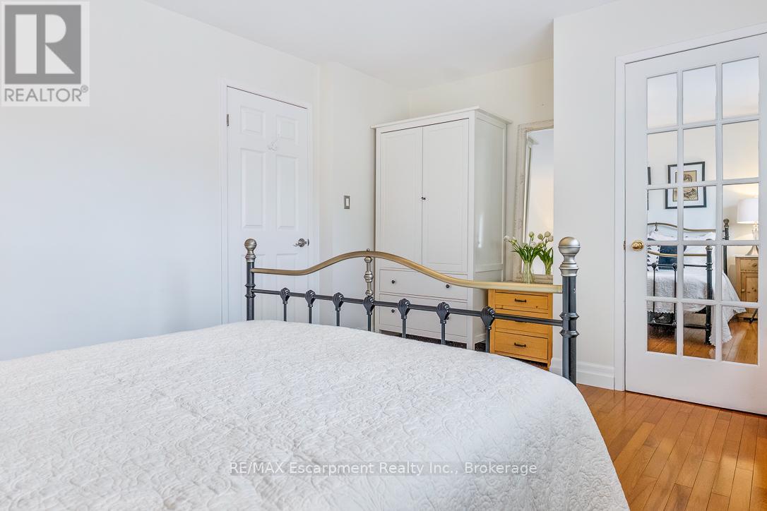 24 Birkbank Drive, Oakville, Ontario  L6J 4Y9 - Photo 25 - W12878342