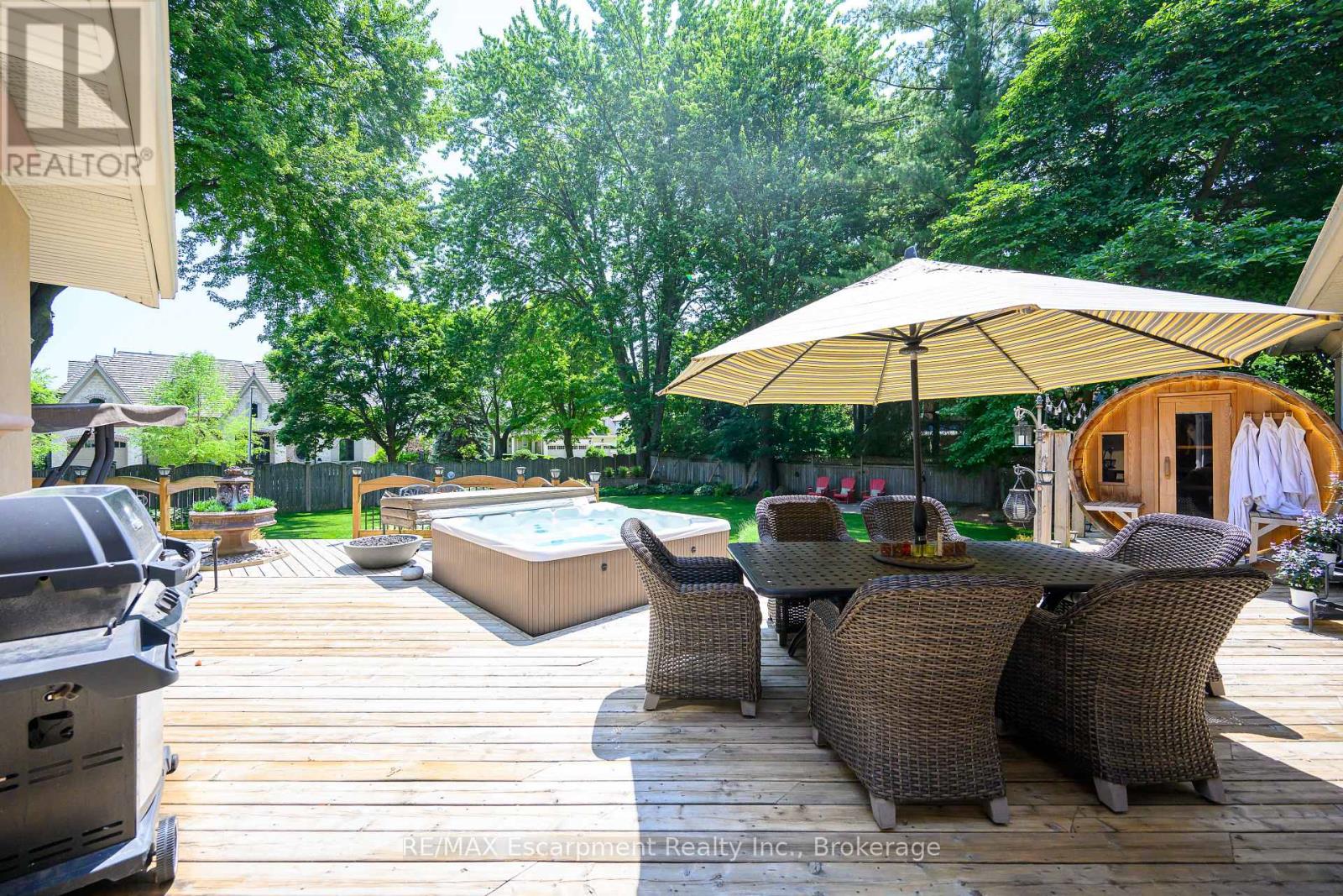 24 Birkbank Drive, Oakville, Ontario  L6J 4Y9 - Photo 39 - W12878342