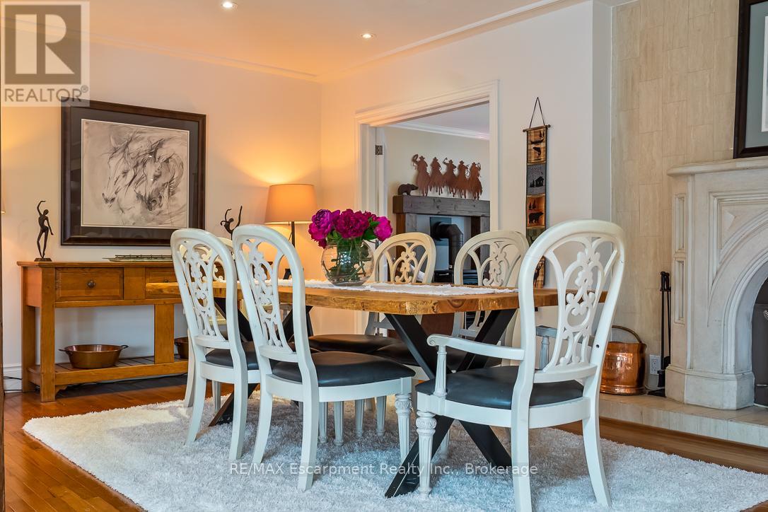 24 Birkbank Drive, Oakville, Ontario  L6J 4Y9 - Photo 8 - W12878342