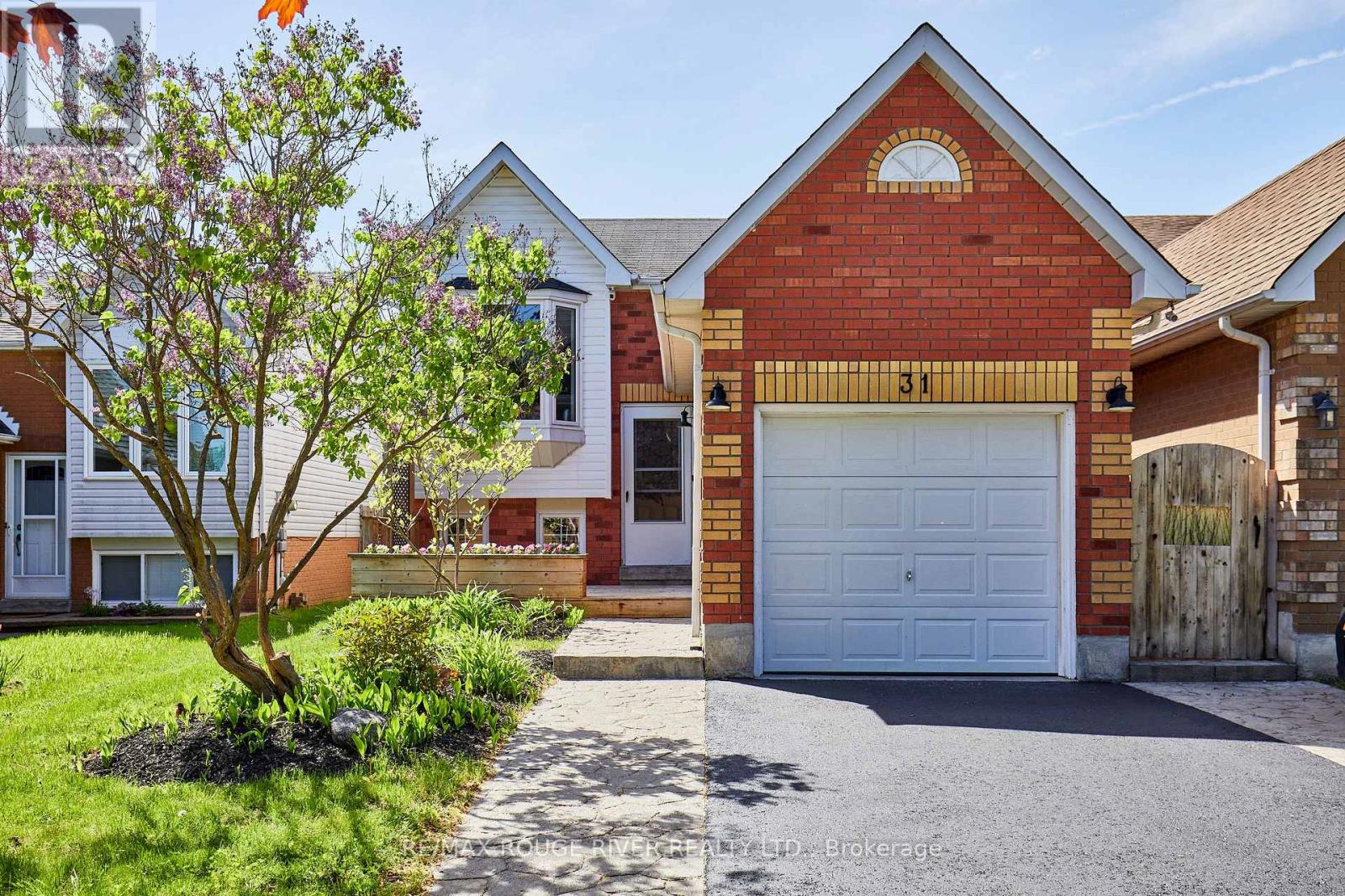 31 CHAMPINE SQUARE, Clarington, Ontario