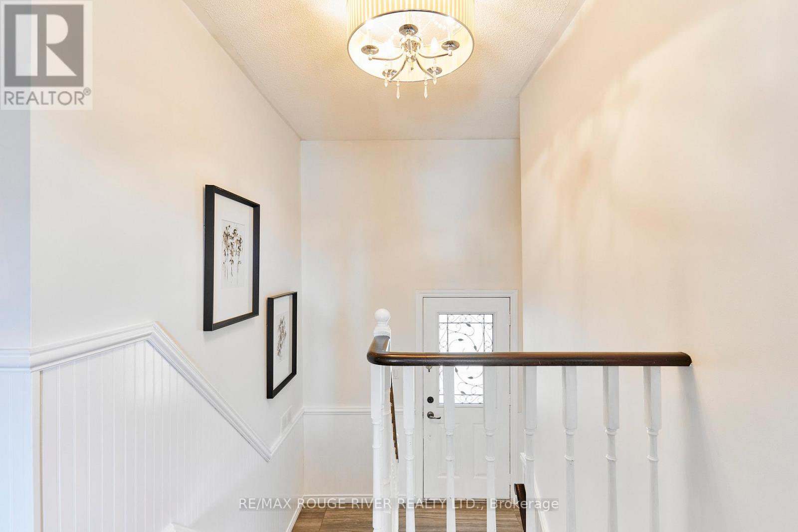31 Champine Square, Clarington, Ontario  L1C 4W1 - Photo 3 - E13158216