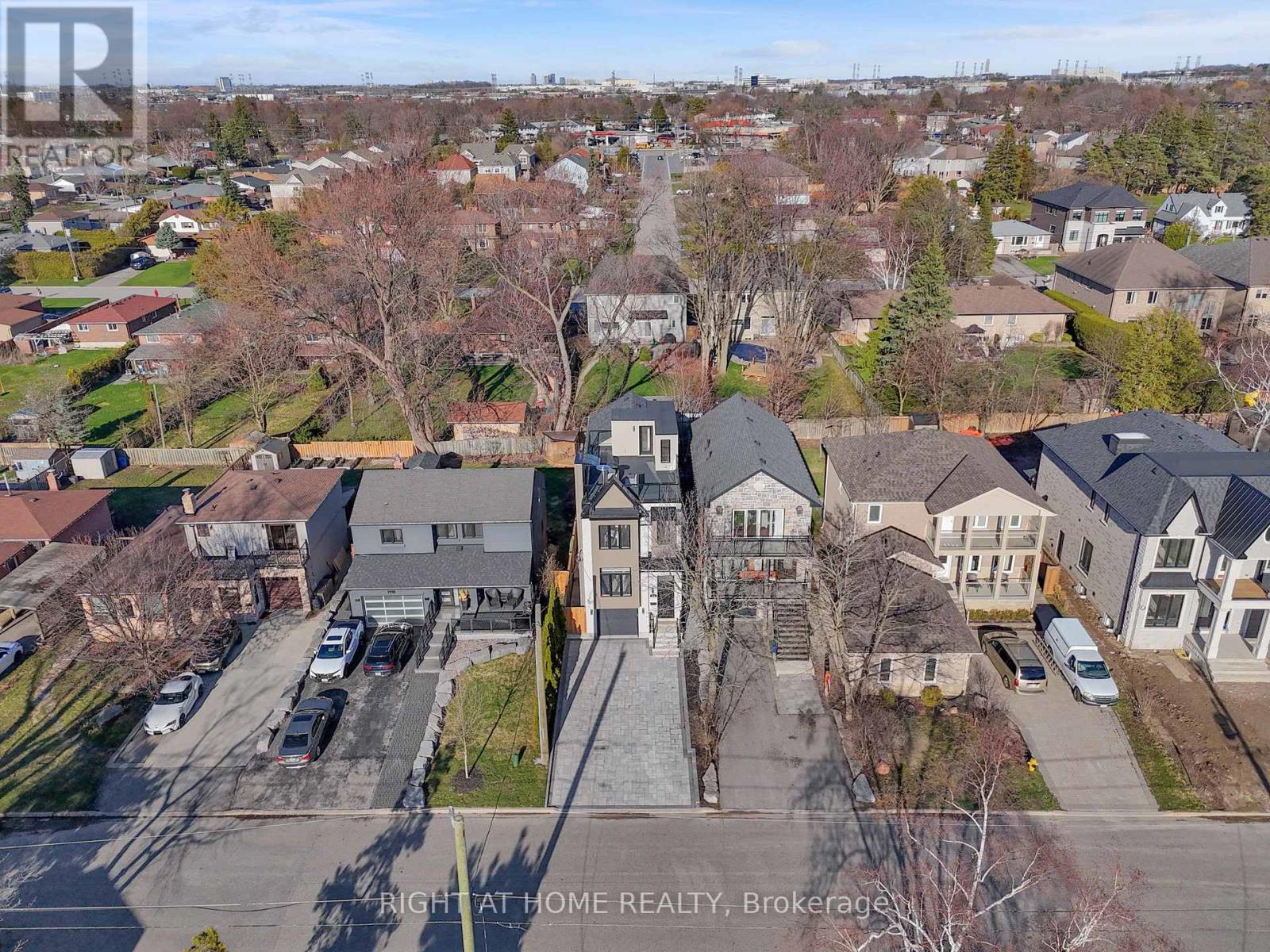 819 Fairview Avenue, Pickering, Ontario  L1W 1M7 - Photo 2 - E13158466