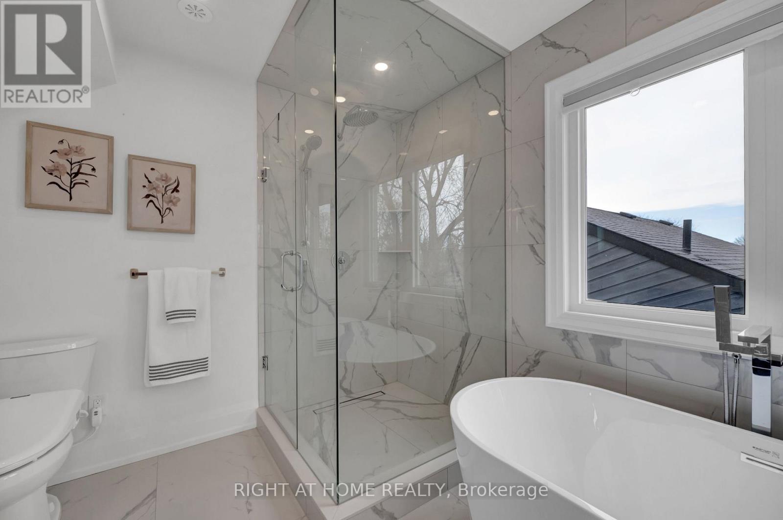 819 Fairview Avenue, Pickering, Ontario  L1W 1M7 - Photo 30 - E13158466