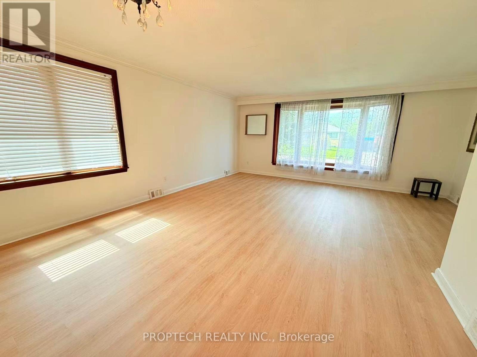 418 Fernleigh Circle, Richmond Hill, Ontario  L4C 1E3 - Photo 3 - N13158228