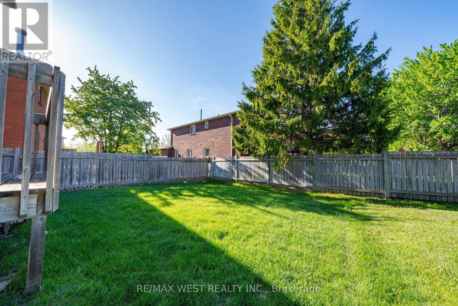 242 Bernard Avenue, Richmond Hill, Ontario  L4S 1E2 - Photo 12 - N13158242