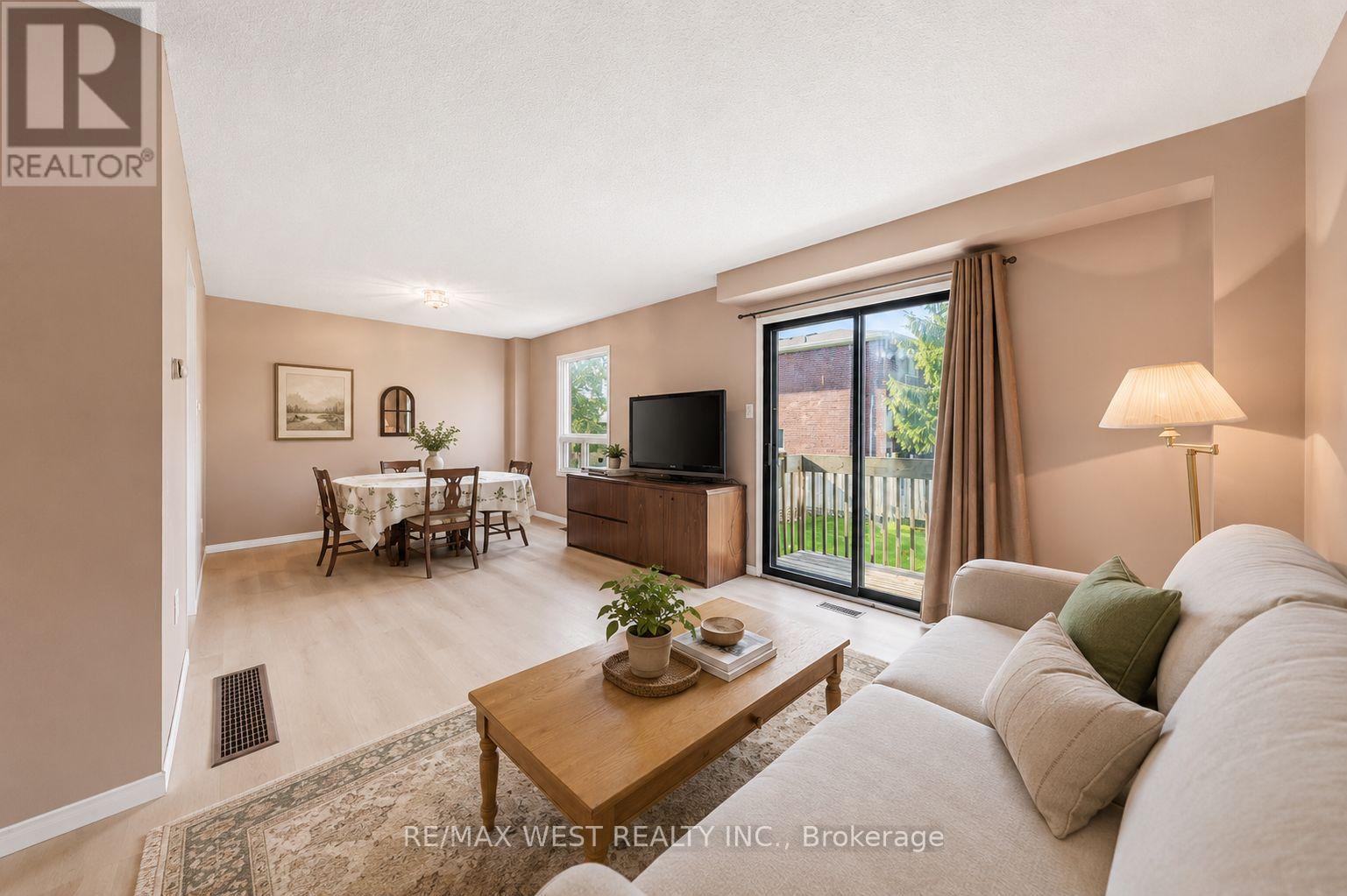 242 Bernard Avenue, Richmond Hill, Ontario  L4S 1E2 - Photo 2 - N13158242