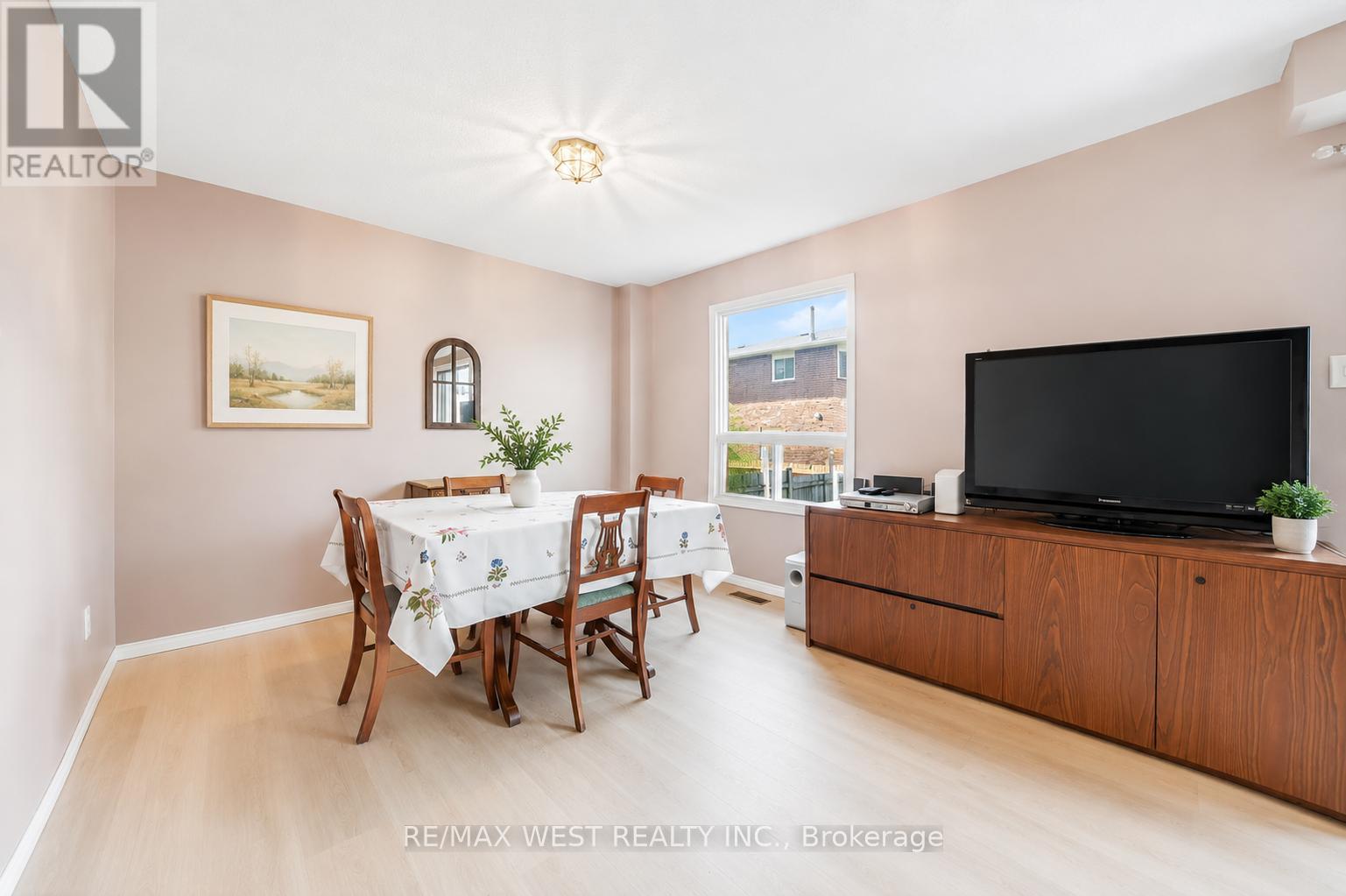 242 Bernard Avenue, Richmond Hill, Ontario  L4S 1E2 - Photo 3 - N13158242