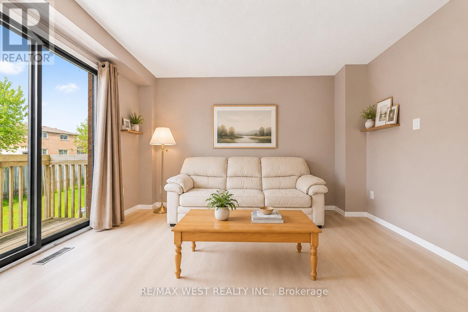 242 Bernard Avenue, Richmond Hill, Ontario  L4S 1E2 - Photo 4 - N13158242