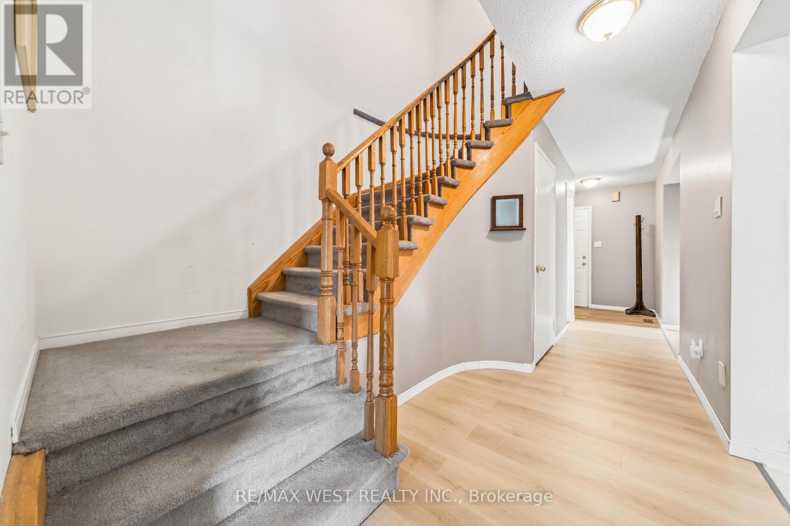 242 Bernard Avenue, Richmond Hill, Ontario  L4S 1E2 - Photo 8 - N13158242