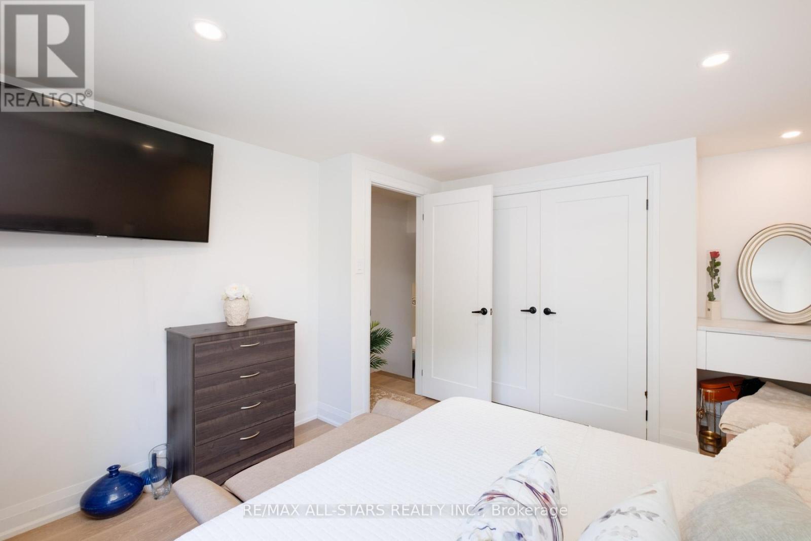512 Sandford Street, Newmarket, Ontario  L3Y 5E3 - Photo 21 - N13158252