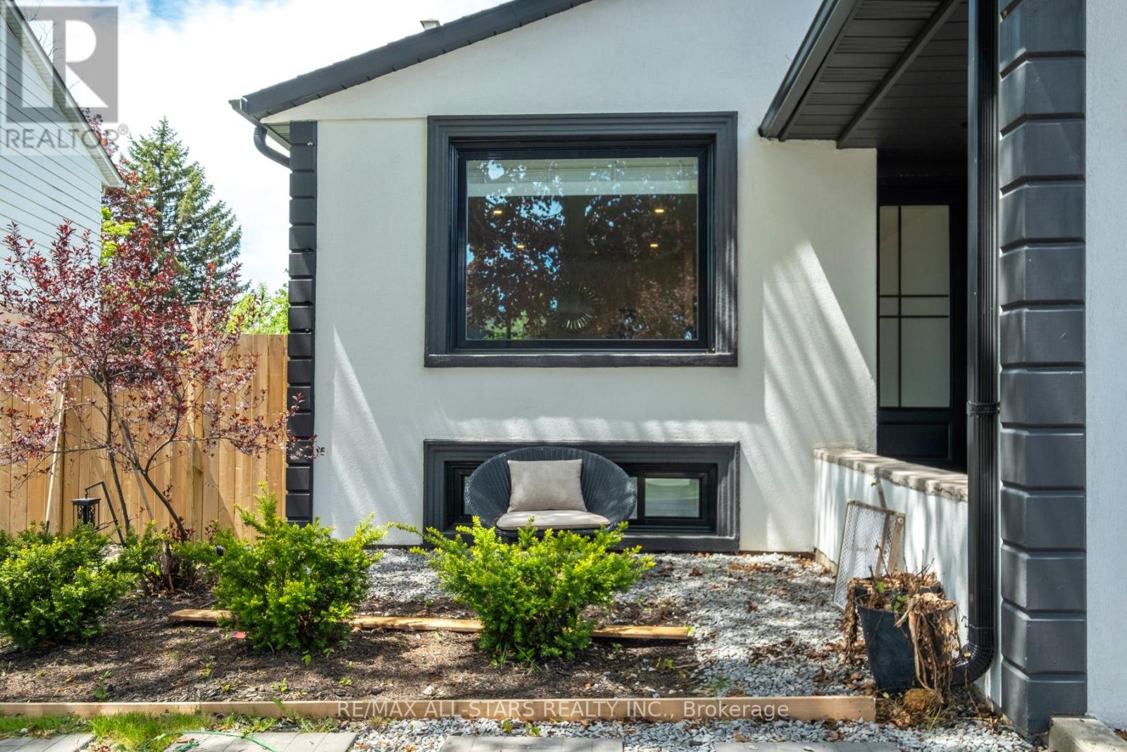 512 Sandford Street, Newmarket, Ontario  L3Y 5E3 - Photo 4 - N13158252