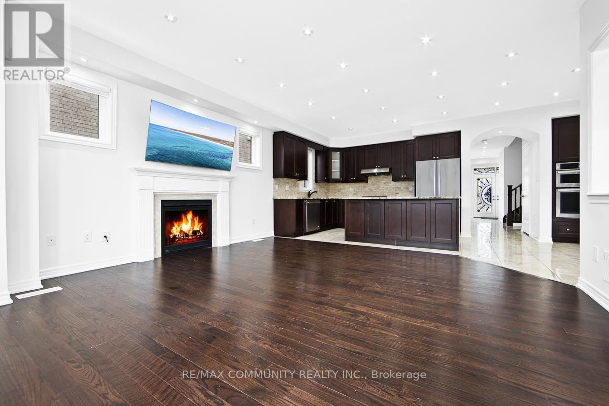 201 Donald Sim Avenue, Markham, Ontario  L6B 0Z1 - Photo 11 - N13158302