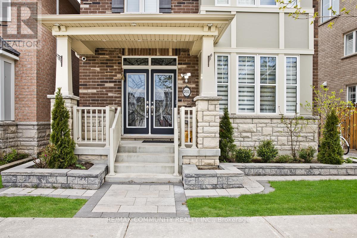 201 Donald Sim Avenue, Markham, Ontario  L6B 0Z1 - Photo 2 - N13158302