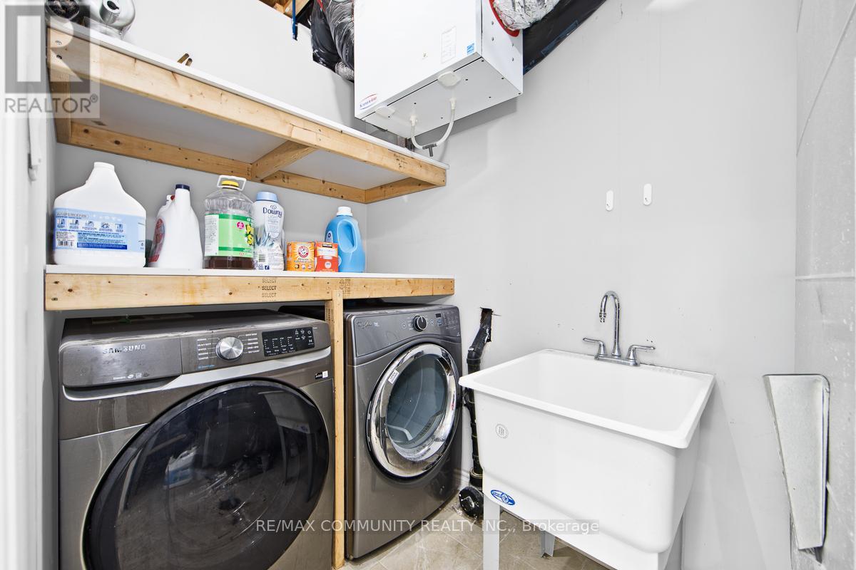 201 Donald Sim Avenue, Markham, Ontario  L6B 0Z1 - Photo 32 - N13158302