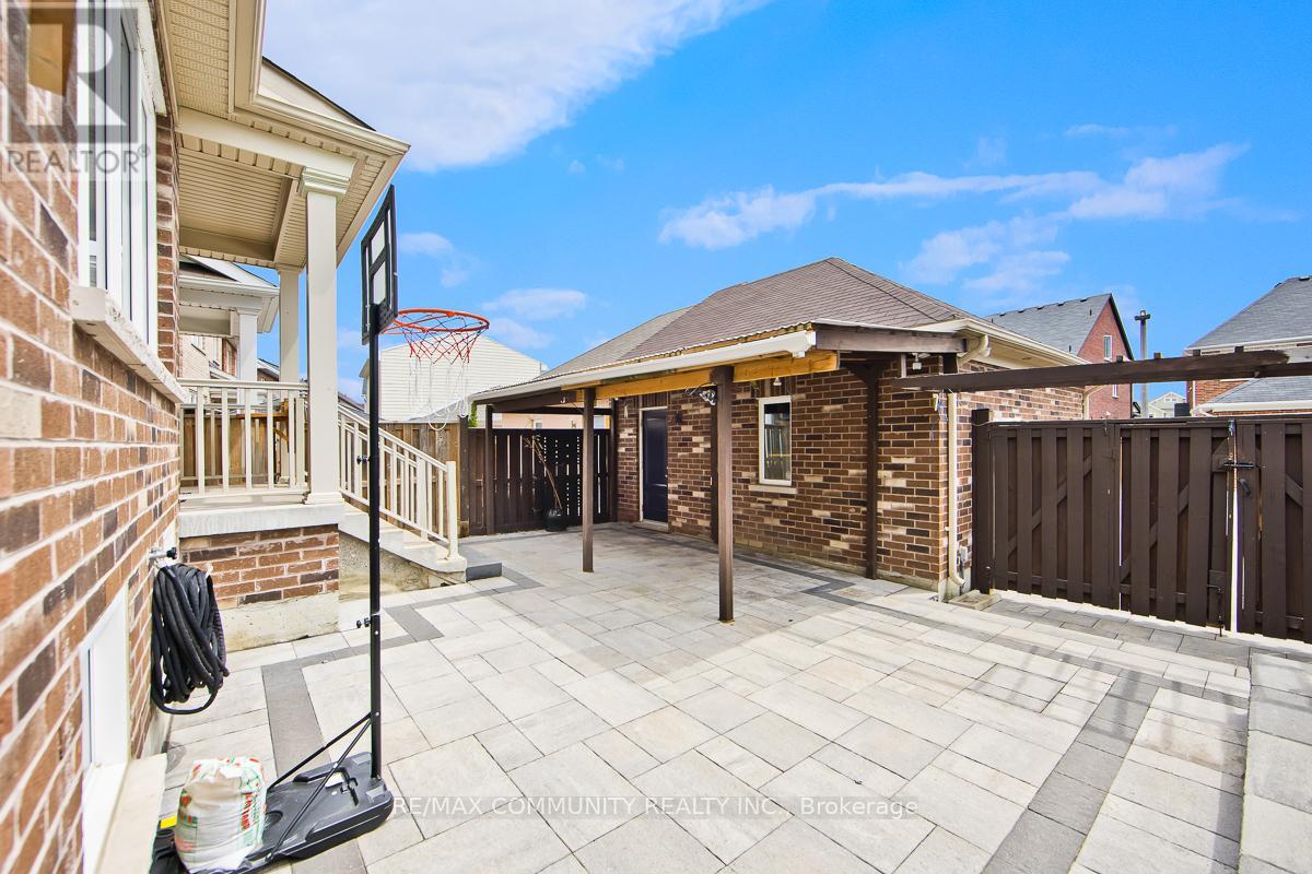 201 Donald Sim Avenue, Markham, Ontario  L6B 0Z1 - Photo 33 - N13158302