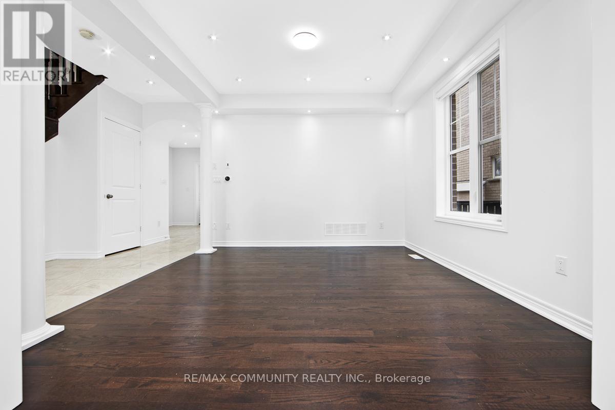 201 Donald Sim Avenue, Markham, Ontario  L6B 0Z1 - Photo 6 - N13158302