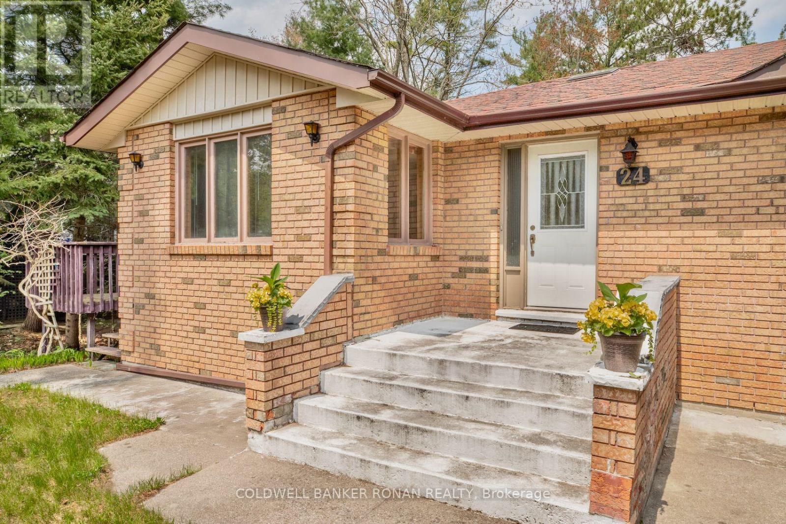 24 Pine Forest Drive, Tiny, Ontario  L0L 2T0 - Photo 6 - S13158226