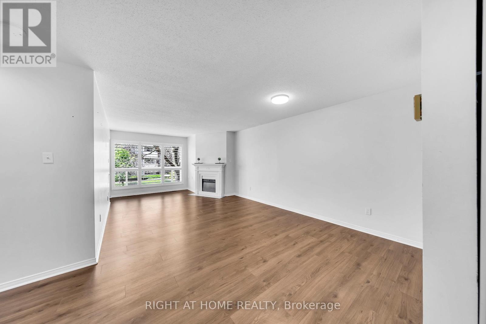 212 - 126 Bell Farm Road, Barrie, Ontario  L4M 6J3 - Photo 4 - S13158456