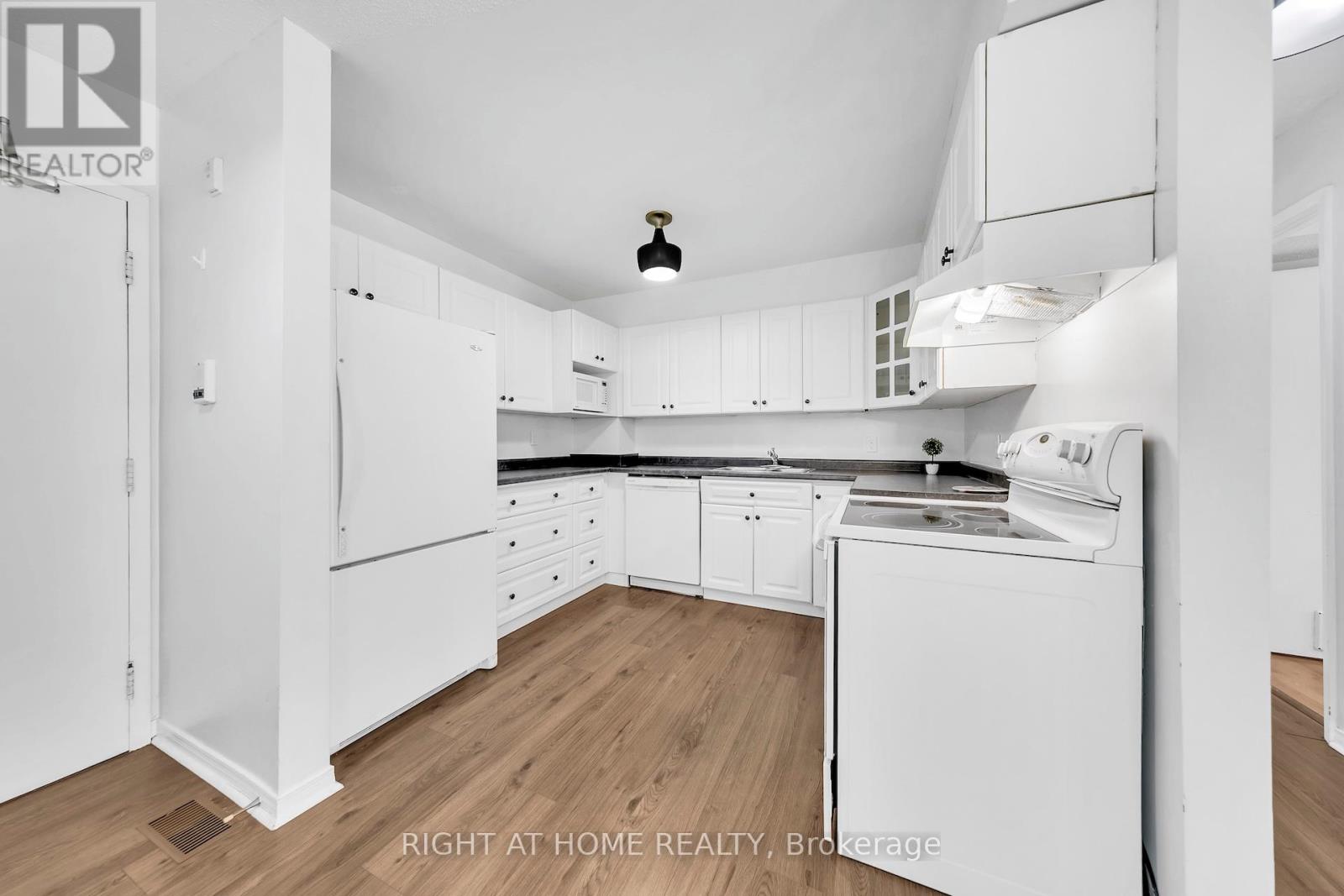 212 - 126 Bell Farm Road, Barrie, Ontario  L4M 6J3 - Photo 7 - S13158456