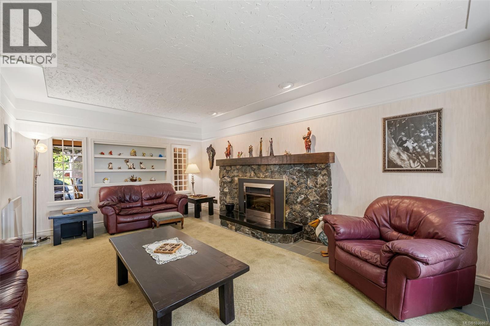 1020 Lucas Ave, Saanich, British Columbia  V8X 3P7 - Photo 12 - 1036883