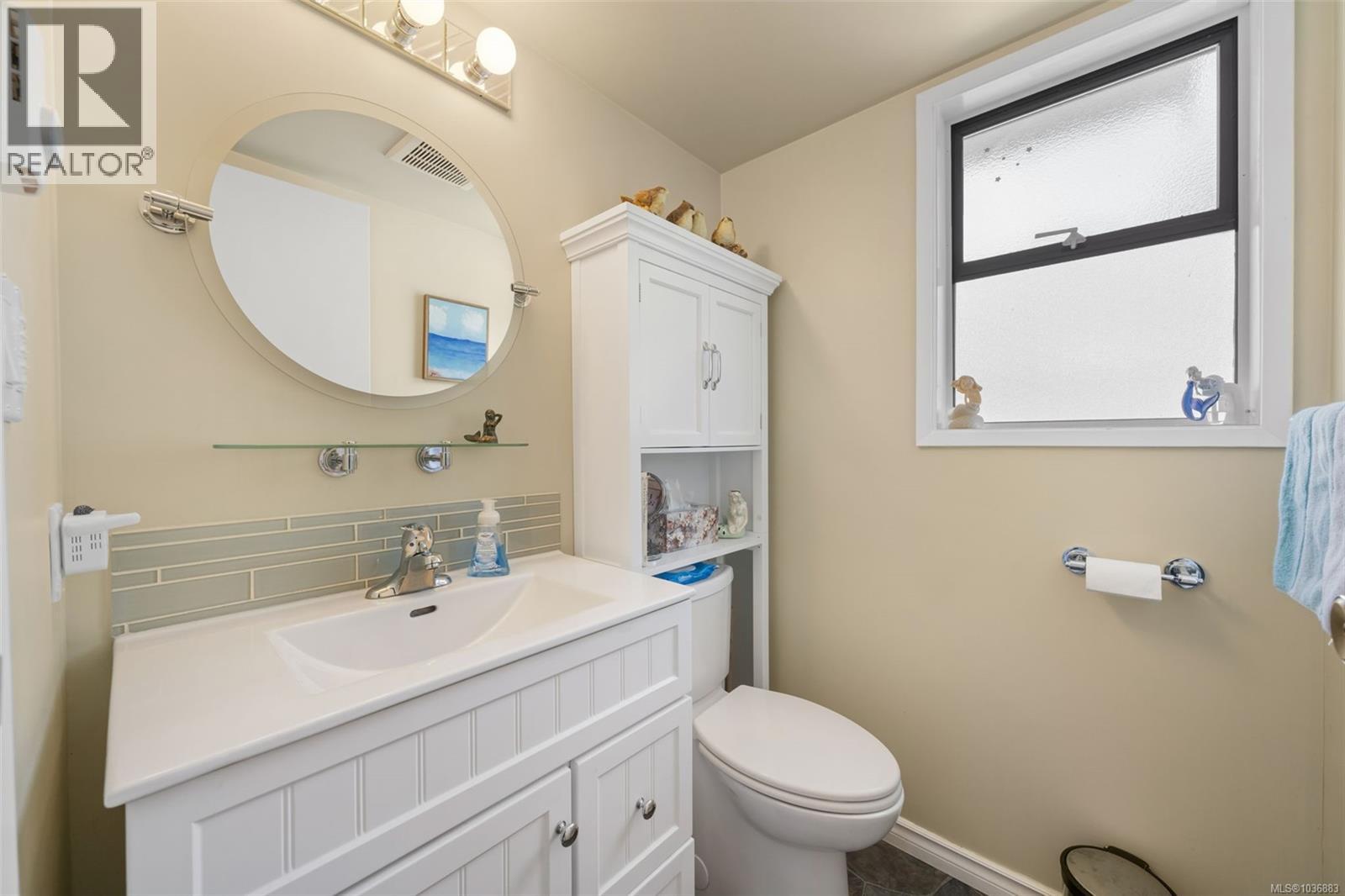 1020 Lucas Ave, Saanich, British Columbia  V8X 3P7 - Photo 23 - 1036883