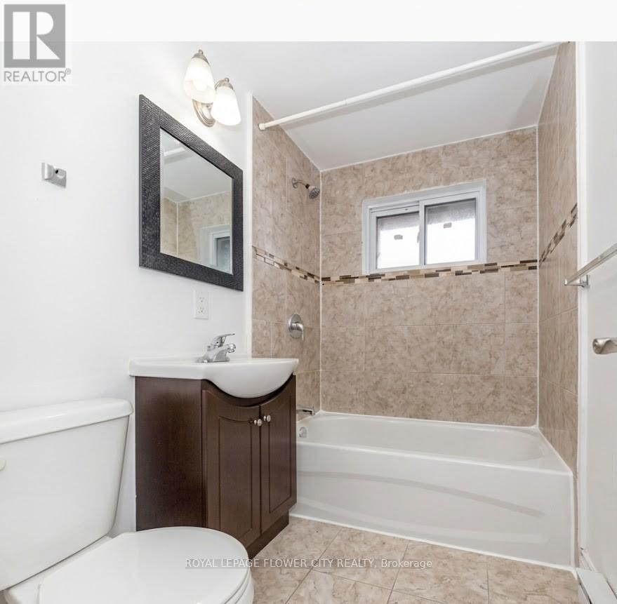 42 Briar Path, Brampton, Ontario  L6T 2A3 - Photo 14 - W13158326