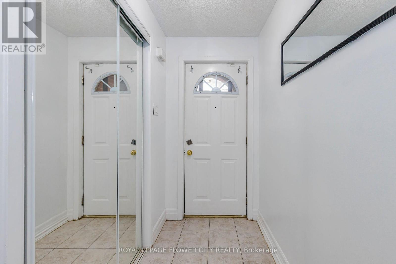 42 Briar Path, Brampton, Ontario  L6T 2A3 - Photo 2 - W13158326