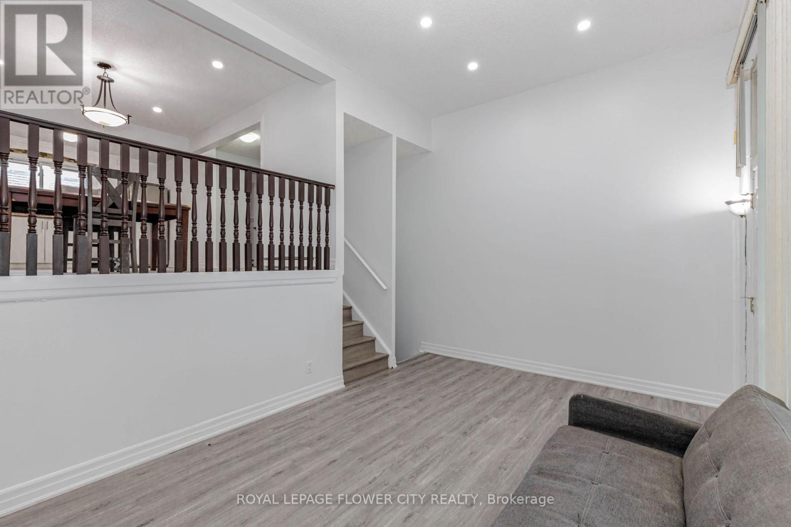42 Briar Path, Brampton, Ontario  L6T 2A3 - Photo 7 - W13158326