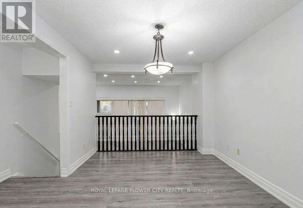 42 Briar Path, Brampton, Ontario  L6T 2A3 - Photo 9 - W13158326