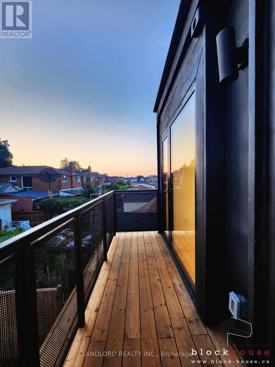 Laneway - 107 Nairn Avenue, Toronto, Ontario  M6E 4G9 - Photo 16 - W13158366