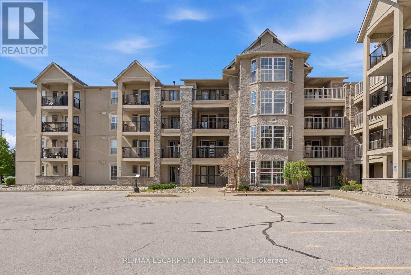 216 - 1451 Walkers Line, Burlington, Ontario  L7M 4P1 - Photo 1 - W13158402