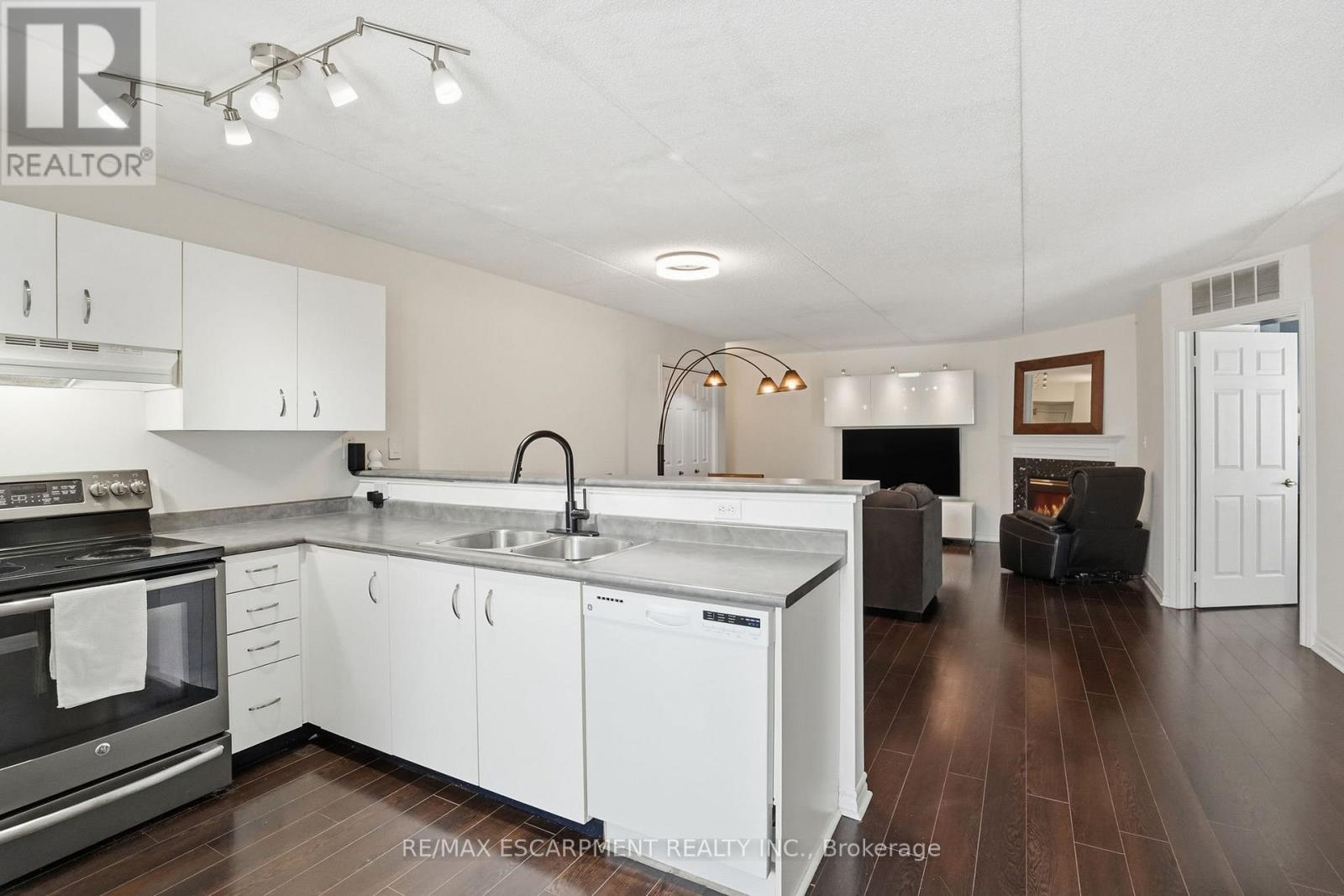 216 - 1451 Walkers Line, Burlington, Ontario  L7M 4P1 - Photo 10 - W13158402