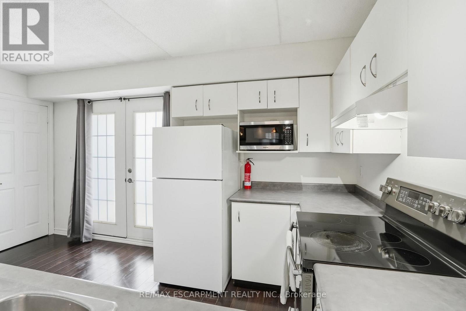 216 - 1451 Walkers Line, Burlington, Ontario  L7M 4P1 - Photo 8 - W13158402