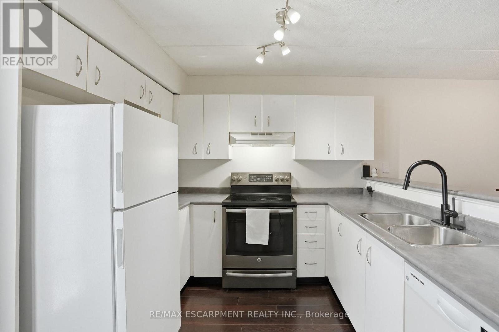 216 - 1451 Walkers Line, Burlington, Ontario  L7M 4P1 - Photo 9 - W13158402