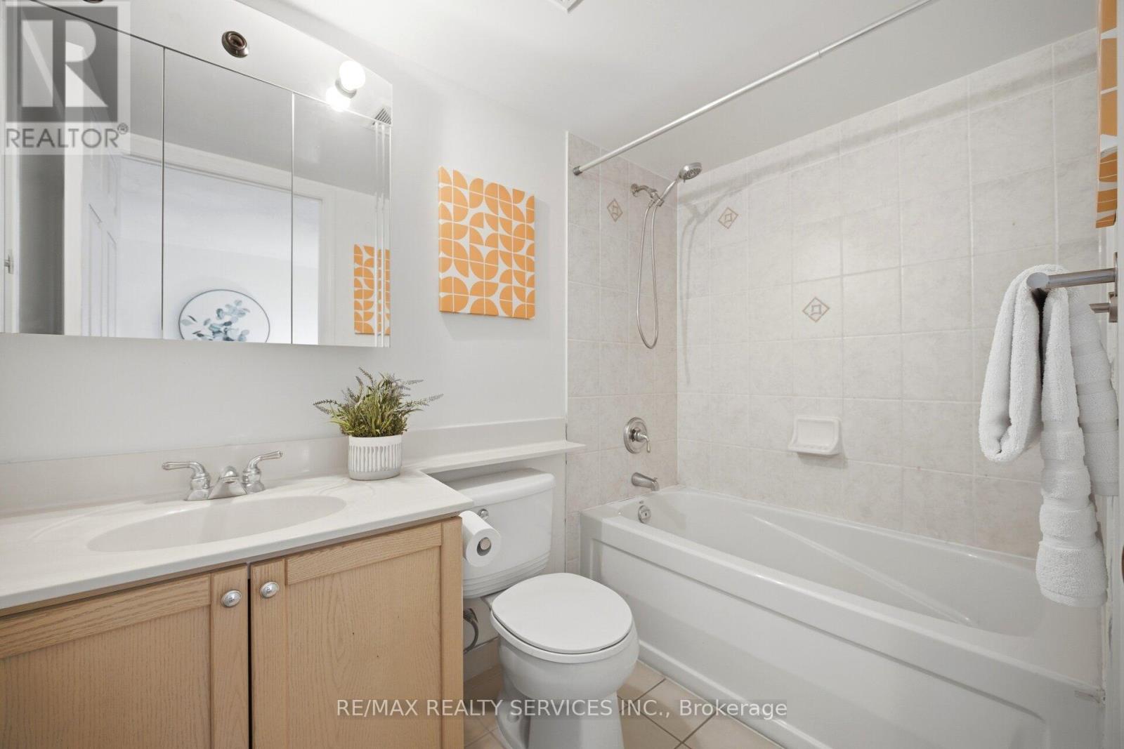 116 - 25 Via Rosedale, Brampton, Ontario  L6R 3J8 - Photo 12 - W13158418