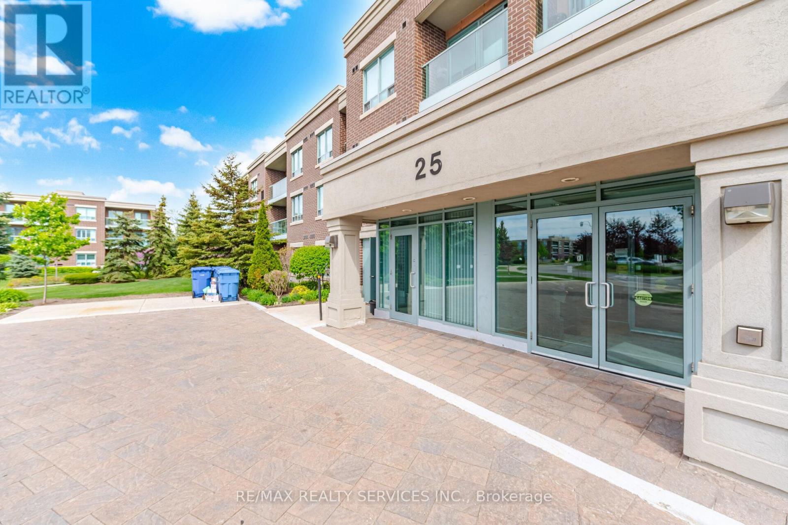 116 - 25 Via Rosedale, Brampton, Ontario  L6R 3J8 - Photo 2 - W13158418