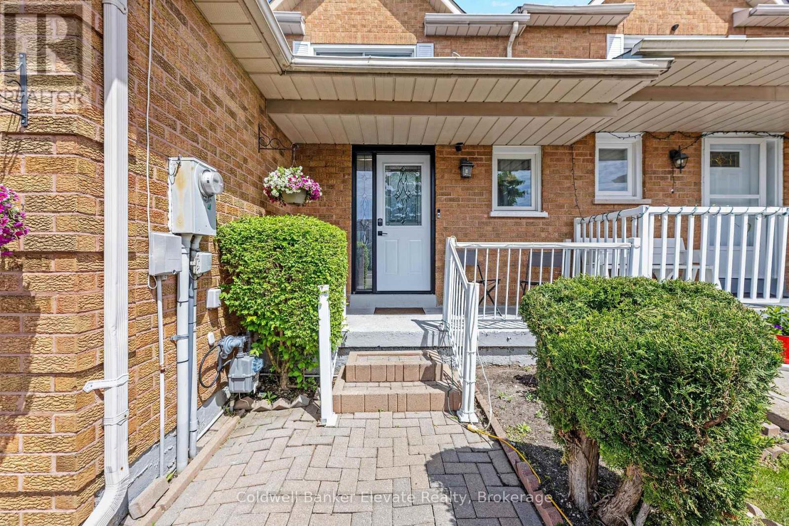51 Acadian Heights, Brampton, Ontario  L6Y 4H3 - Photo 5 - W13158420