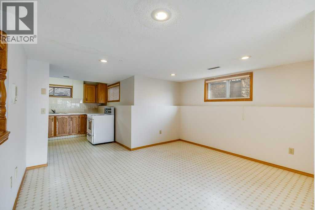 106 Sienna Hills Drive SW, Calgary, Alberta  T3H 2C8 - Photo 36 - A2282460