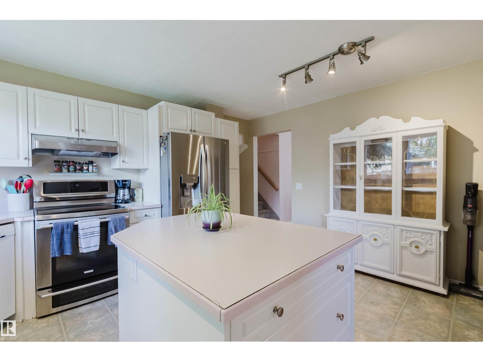 24 Braeside Cr, Sherwood Park, Alberta  T6L 5J1 - Photo 8 - E4489172