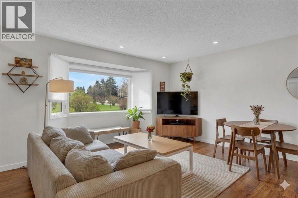 2728 45 Street SW, Calgary, Alberta  T3E 3Y4 - Photo 2 - A2309311
