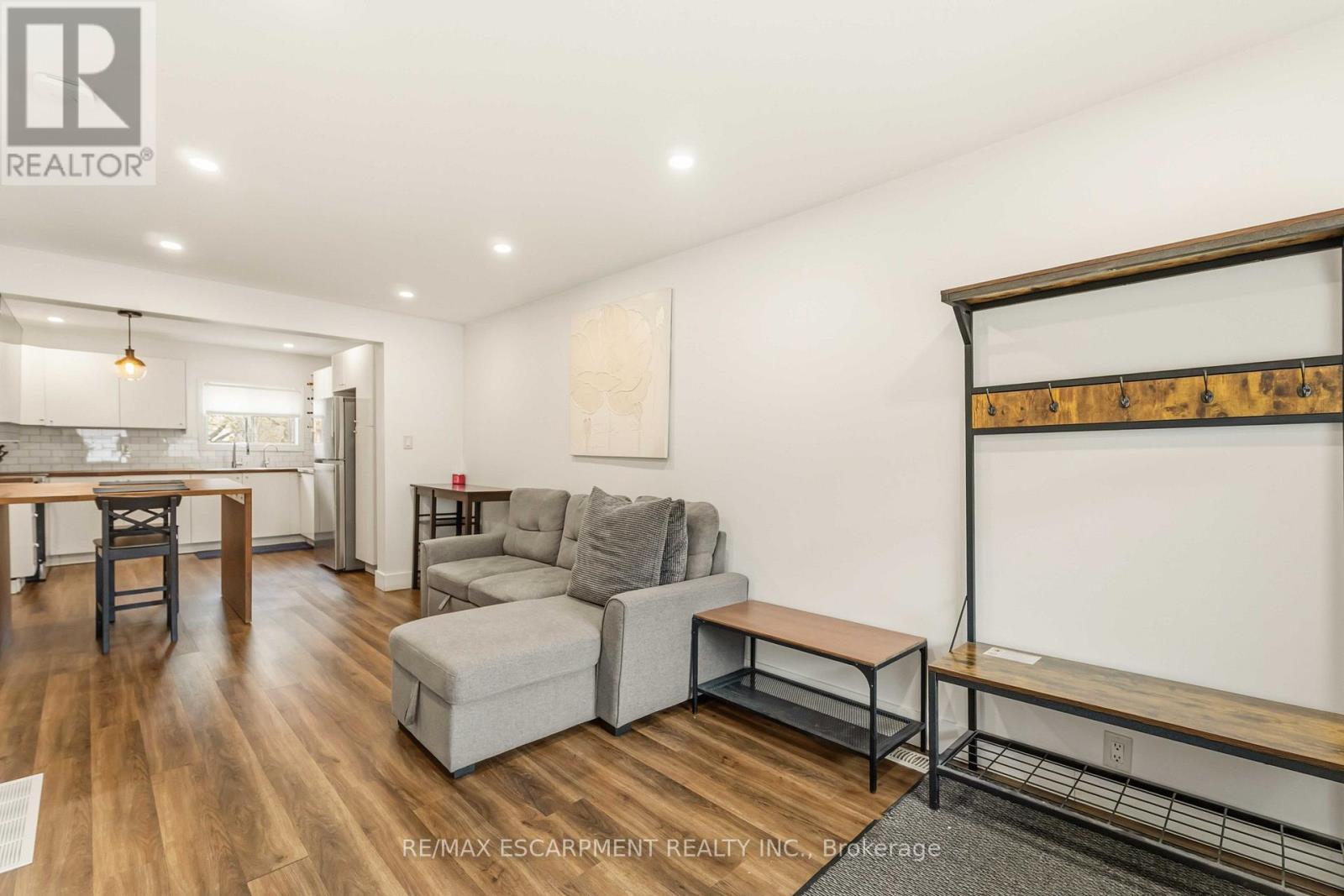 27 Edinburgh Avenue, Hamilton, Ontario  L8H 2C4 - Photo 3 - X13158238