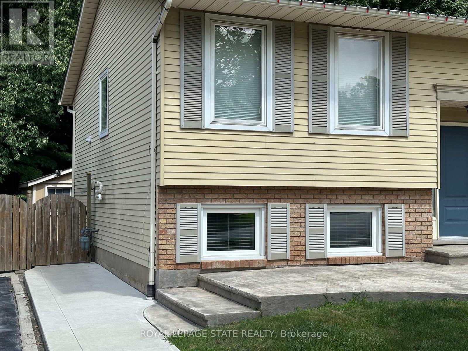 B - 36 Inglewood Court, Grimsby, Ontario L3M 4S2 - Photo 6 - X13158438