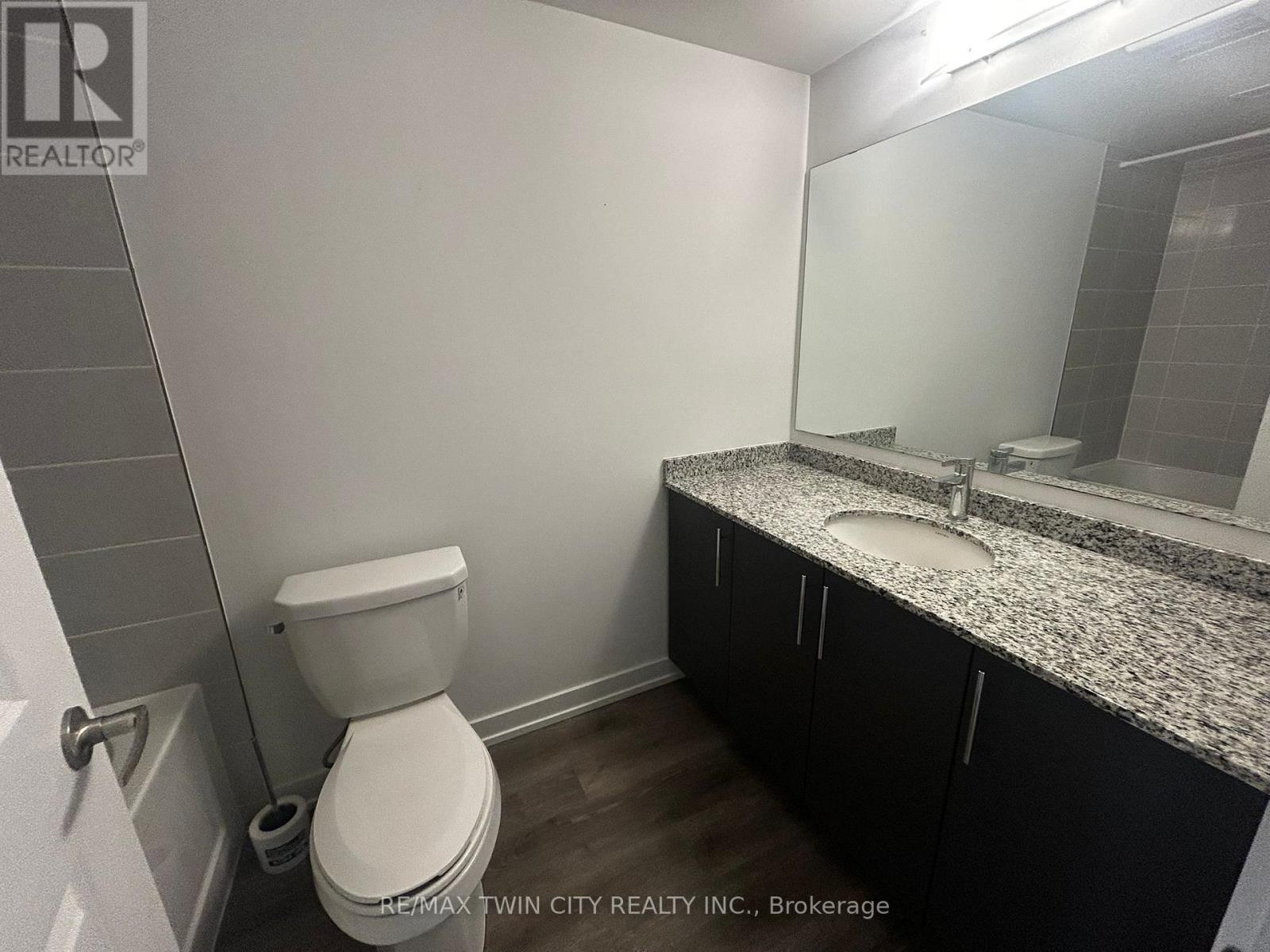 32 - 205 West Oak Trail, Kitchener, Ontario N2R 0R9 - Photo 10 - X13158458