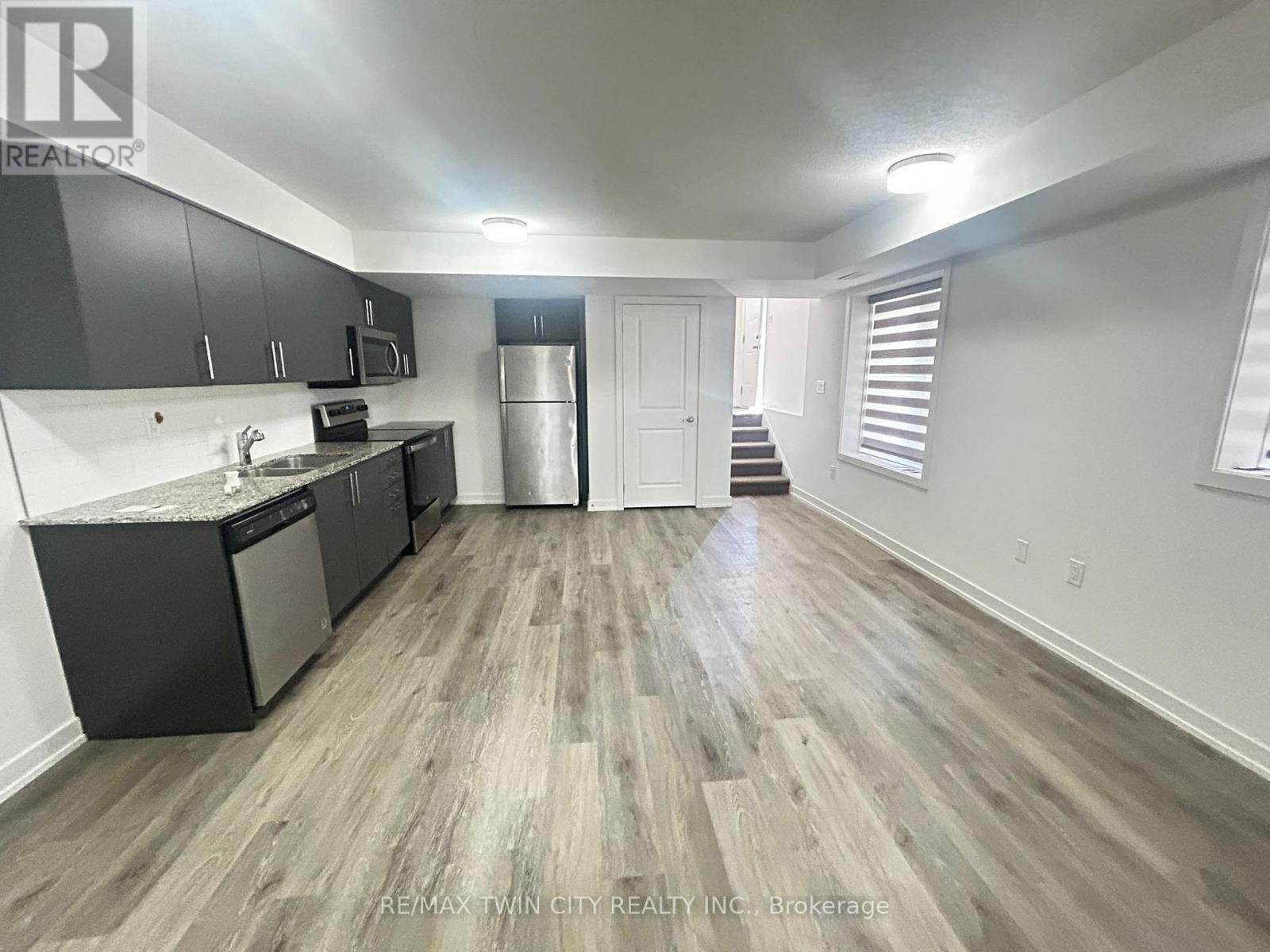 32 - 205 West Oak Trail, Kitchener, Ontario N2R 0R9 - Photo 3 - X13158458