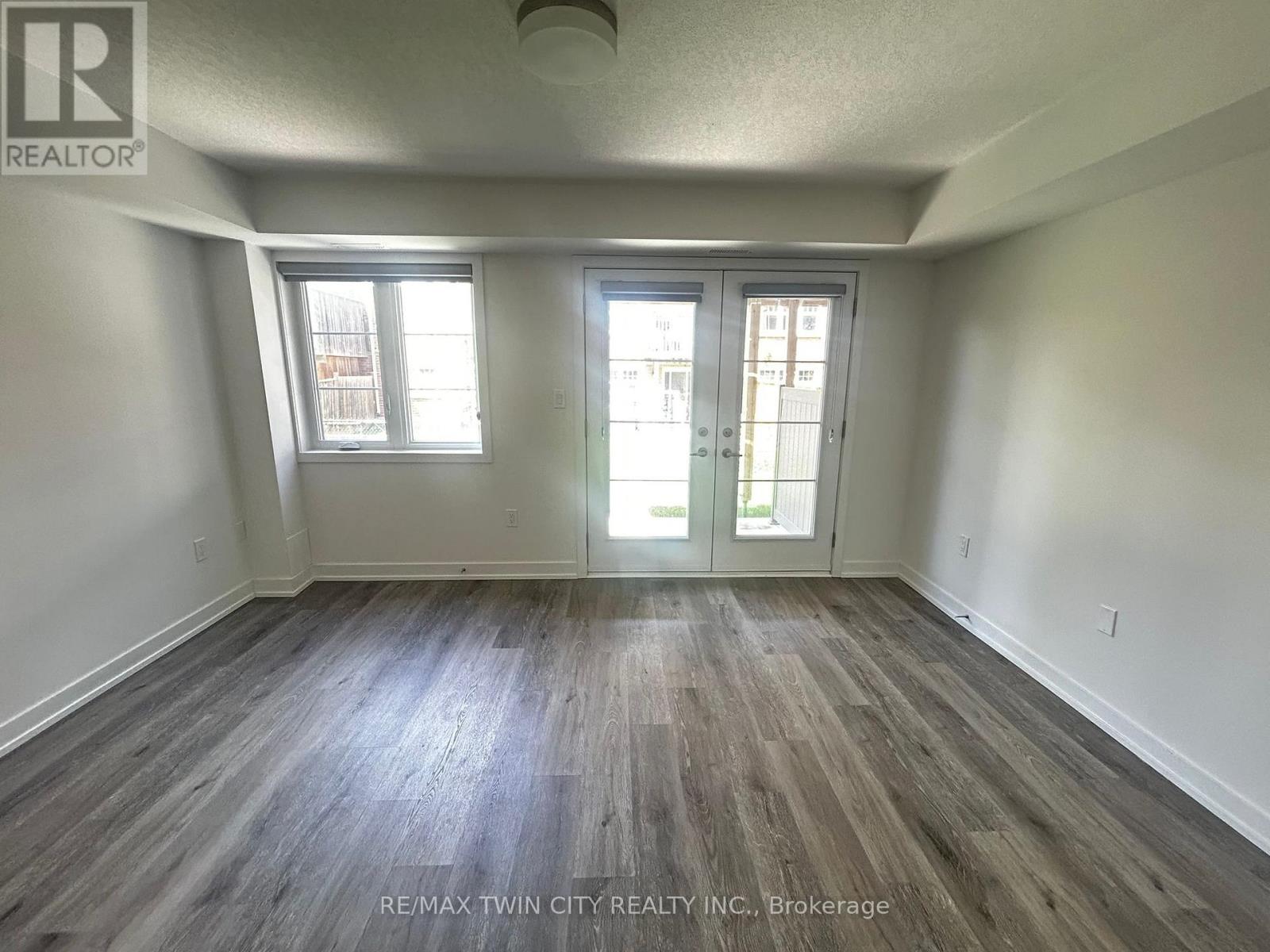 32 - 205 West Oak Trail, Kitchener, Ontario N2R 0R9 - Photo 8 - X13158458