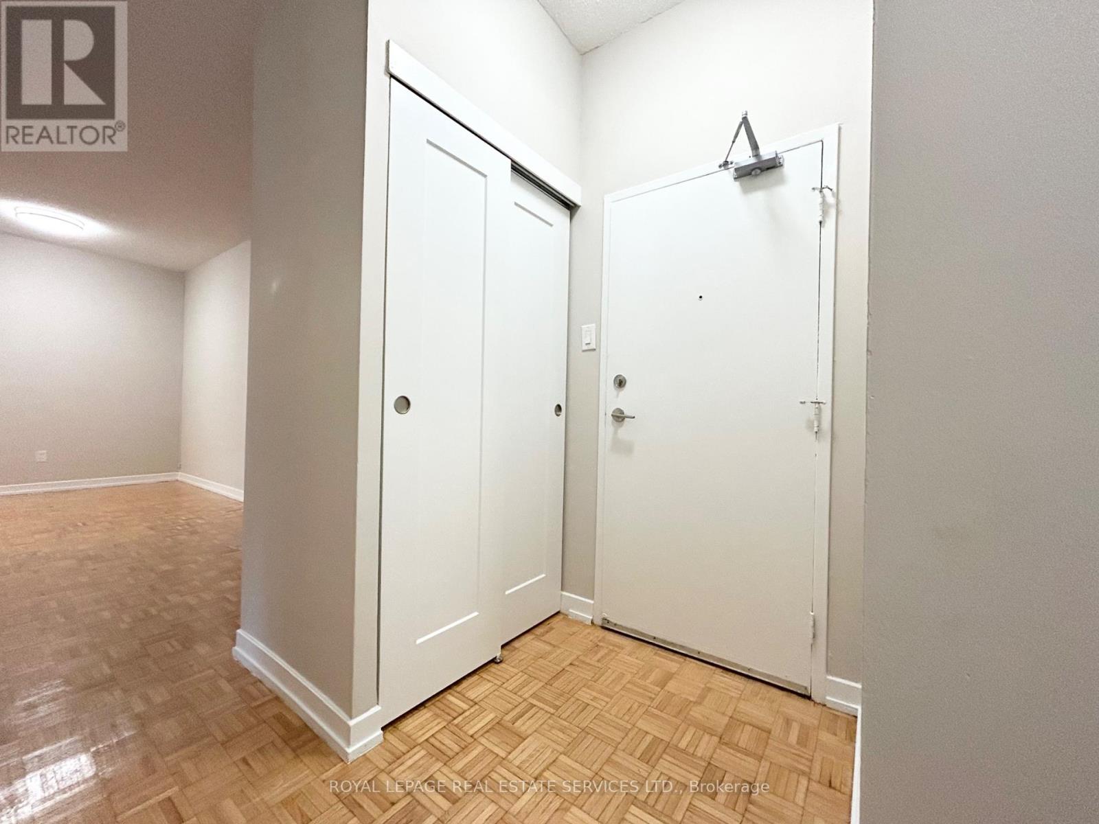 1101 - 16 Cedarwoods Crescent, Kitchener, Ontario N2C 2L4 - Photo 3 - X13158486