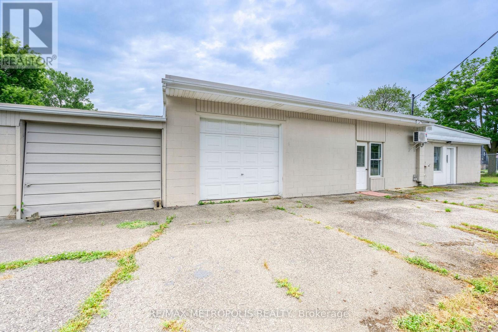 431 Campbell Street, Sarnia, Ontario N7T 2J1 - Photo 5 - X13158492